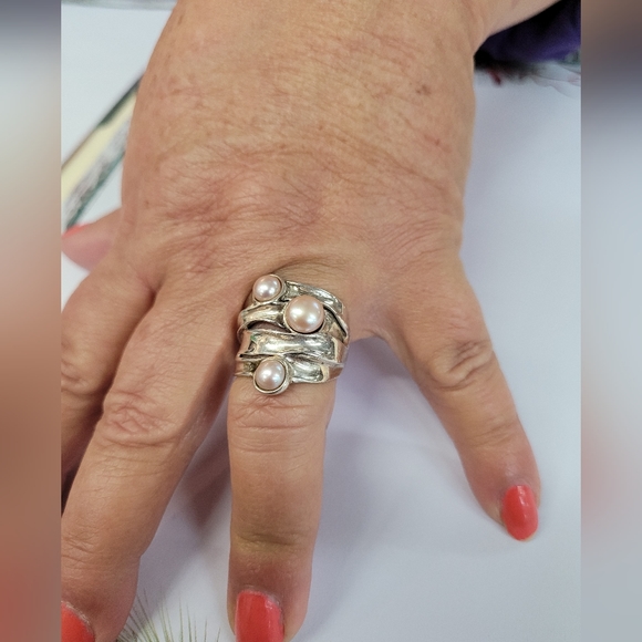 Estate Hagit Gorali Israel Sterling Silver Pearl Ring - Picture 3 of 3